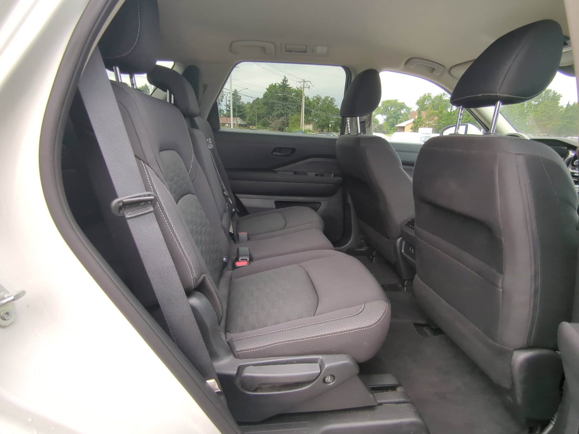 Used 2024 Nissan Pathfinder SV AWD/4WD image 11