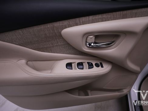 Used 2019 Nissan Murano SV image 18