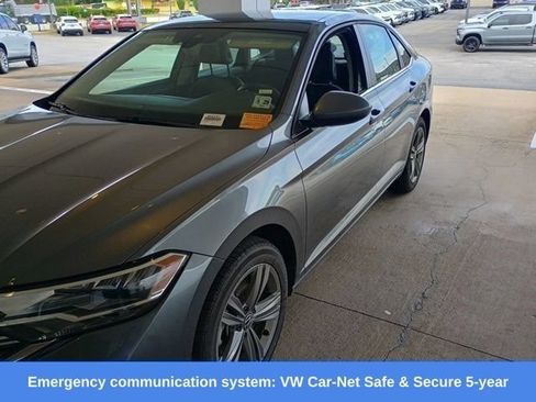 Used 2024 Volkswagen Jetta SE FWD image 9