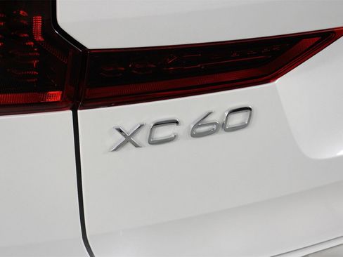 Used 2026 Volvo XC60 B5 Plus w/ Protection Package Premier image 19
