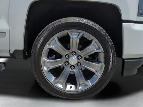 Used 2018 Chevrolet Silverado 1500 High Country RWD image 30