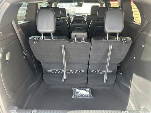 New 2026 Chrysler Pacifica Select image 5