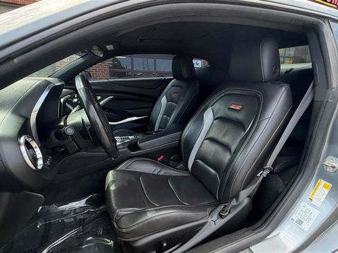 Used 2019 Chevrolet Camaro SS RWD image 21