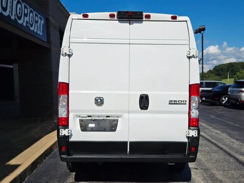 Used 2023 RAM ProMaster 2500 FWD image 7