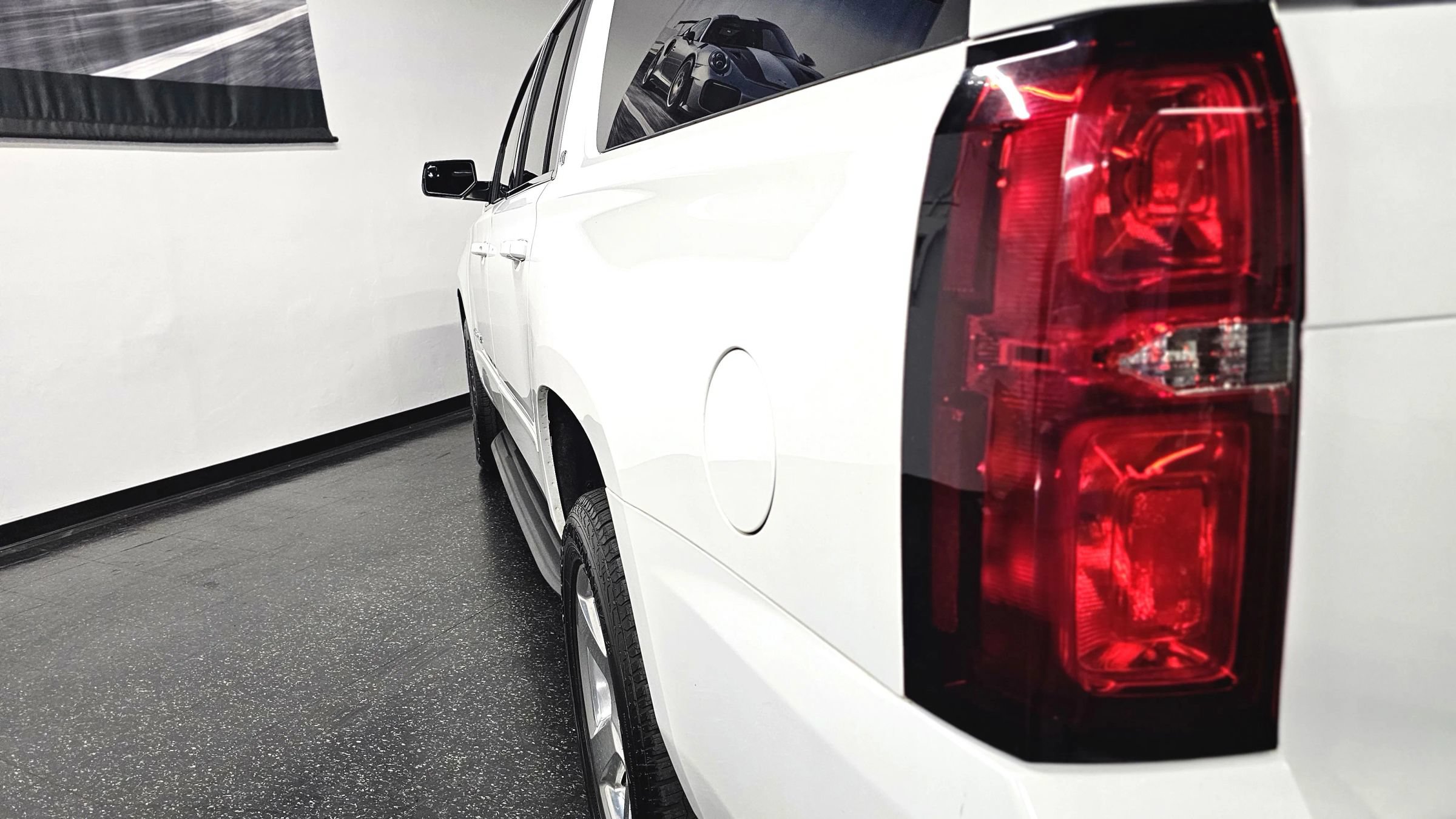 Used 2018 Chevrolet Suburban LT AWD/4WD image 33
