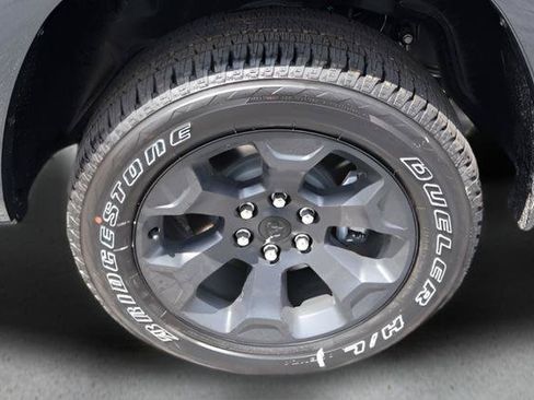 New 2026 RAM 1500 4x4 Crew Cab image 26