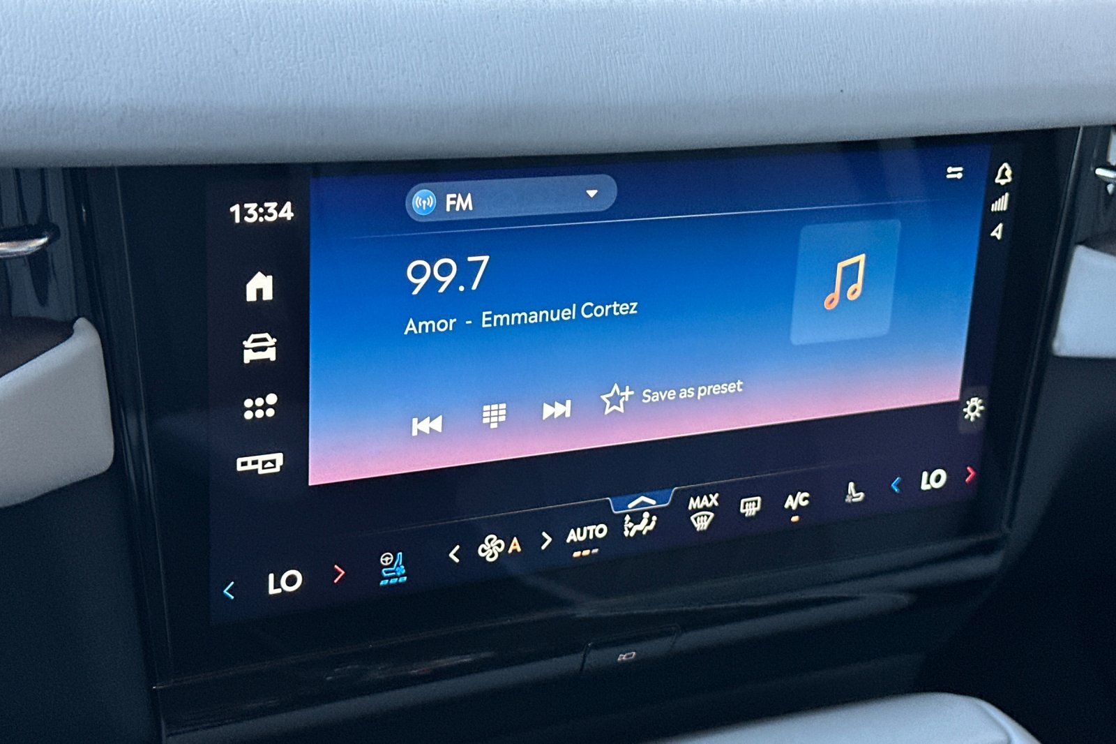 New 2026 Lincoln Navigator L Black Label AWD/4WD image 18