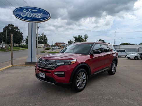 Certified 2023 Ford Explorer Limited w/ Equipment Group 301A AWD/4WD image 2