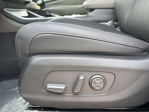 New 2026 Kia Carnival FWD image 18