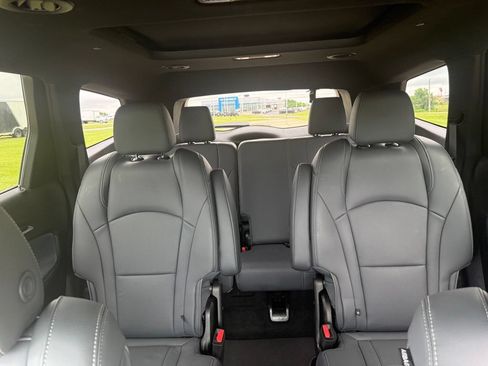 Used 2023 Buick Enclave Essence w/ Experience Buick Package AWD/4WD image 42