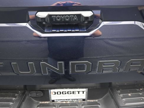 Used 2025 Toyota Tundra Limited AWD/4WD image 14