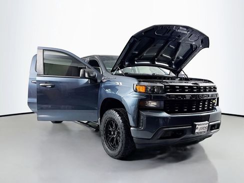 Used 2019 Chevrolet Silverado 1500 Custom w/ Custom Value Package image 18