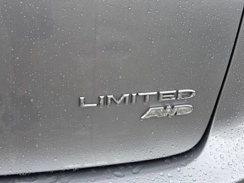 Used 2021 Chrysler Pacifica Limited w/ Premium & Safety Sphere Group AWD/4WD image 5