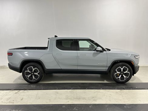 Used 2022 Rivian R1T Adventure image 6