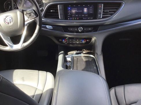 Used 2024 Buick Enclave Premium image 7
