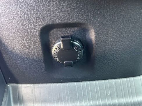Used 2026 Toyota Sienna XLE FWD image 29