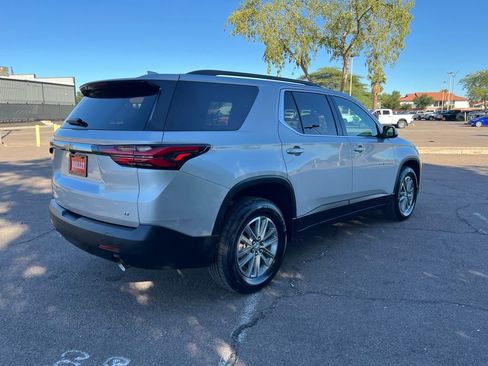 Used 2022 Chevrolet Traverse LT image 9
