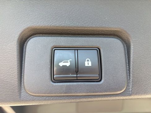 Used 2023 Nissan Rogue SL w/ SL Premium Package AWD/4WD image 8
