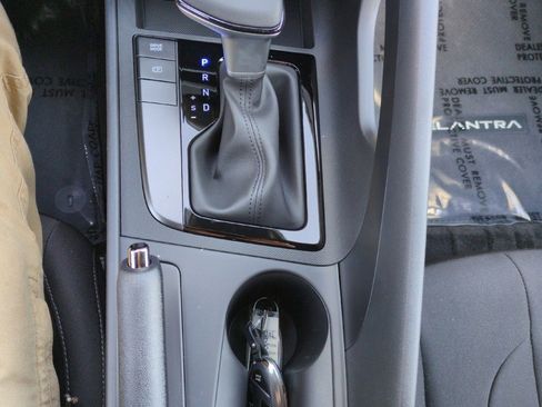 New 2026 Hyundai Elantra Sport FWD image 22