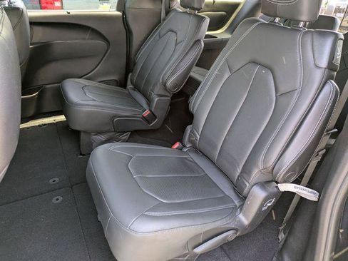 Certified 2020 Chrysler Pacifica Touring-L w/ Advanced Safetytec Group AWD/4WD image 23