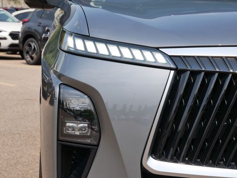 Used 2025 INFINITI QX80 Sensory AWD/4WD image 16