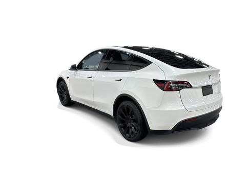 Certified 2023 Tesla Model Y Long Range AWD/4WD image 4