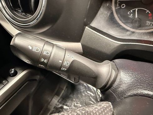 Used 2021 Toyota Tacoma SR5 w/ SR5 Appearance Package (SM) image 30