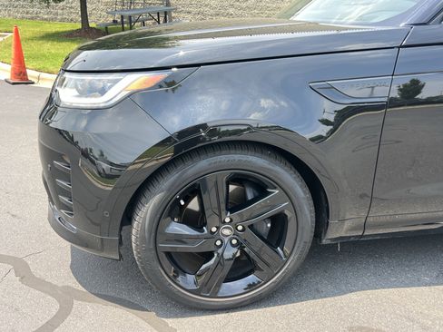 Used 2025 Land Rover Discovery Dynamic SE AWD/4WD image 13