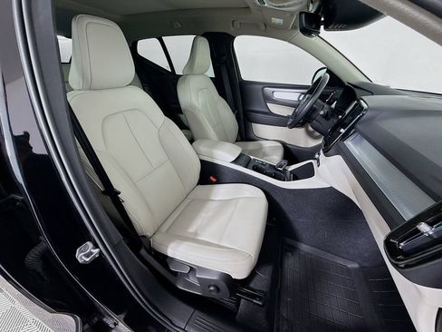 Used 2020 Volvo XC40 T5 Momentum w/ Protection Package Premier AWD/4WD image 29