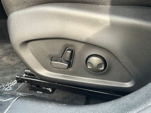 New 2025 Jeep Compass Limited w/ Sun & Sound Group image 17