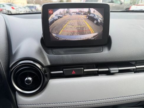 Used 2019 Toyota Yaris LE image 15