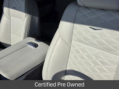 Certified 2025 Cadillac Escalade Premium Luxury Platinum AWD/4WD image 16