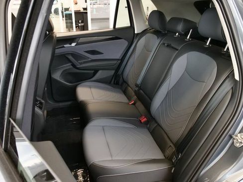 New 2026 Volkswagen Tiguan SE image 12