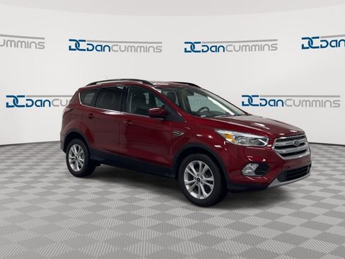 Used 2018 Ford Escape SE image 2