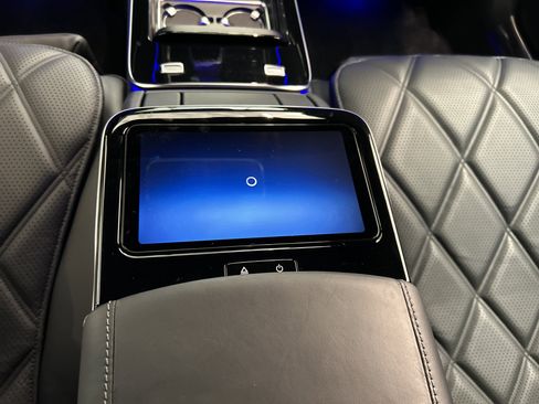 Certified 2024 Mercedes-Benz Maybach S 580 4MATIC image 41