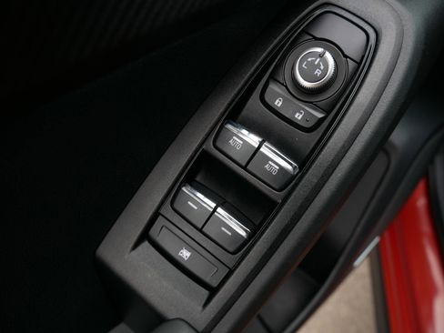 Certified 2024 Subaru Crosstrek 2.5i Limited w/ Crosstrek Mirror Package image 19