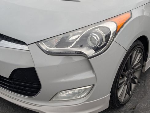 Used 2013 Hyundai Veloster RE:MIX Edition image 12