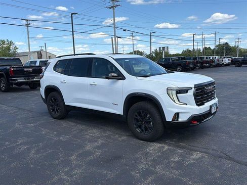 Used 2026 GMC Acadia AT4 w/ Luxury Package AWD/4WD image 2