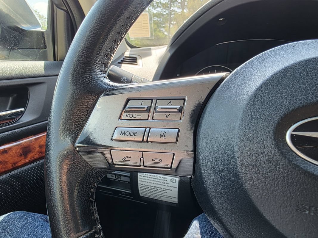 Used 2011 Subaru Outback 3.6R Limited AWD/4WD image 27
