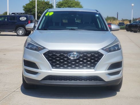 Used 2019 Hyundai Tucson SE FWD image 2