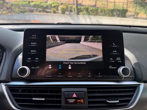 Used 2018 Honda Accord LX image 34