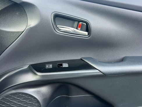 Used 2022 Toyota Prius Prime LE image 23