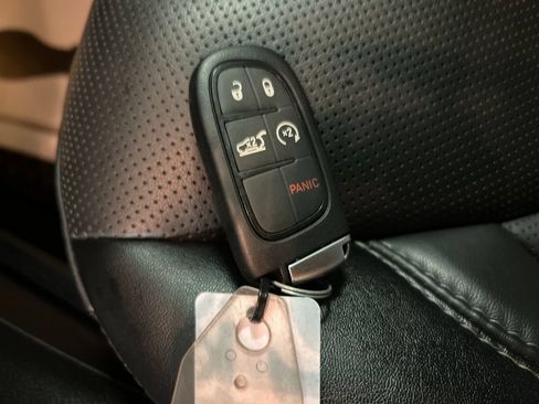 Used 2023 Jeep Cherokee Altitude Lux AWD/4WD image 22