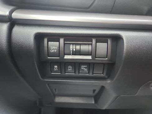 Used 2023 Subaru Crosstrek 2.5i Limited w/ Moonroof Package image 31