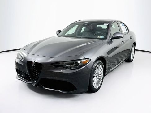 Used 2023 Alfa Romeo Giulia Sprint AWD/4WD image 3