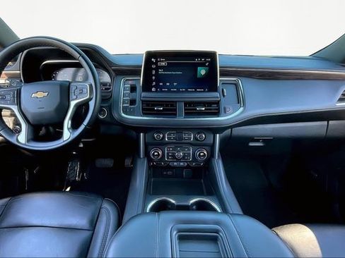 Used 2024 Chevrolet Suburban LT image 7