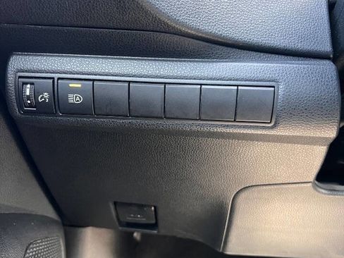 Used 2020 Toyota Corolla SE image 20