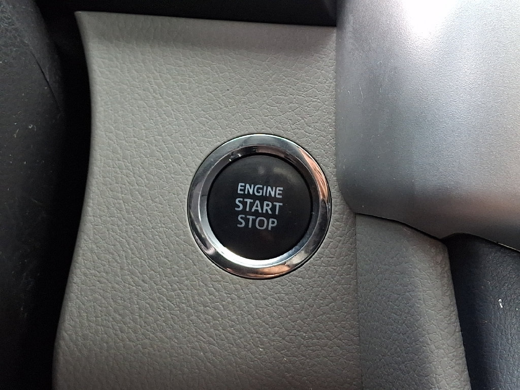 Used 2015 Toyota Highlander XLE FWD image 26