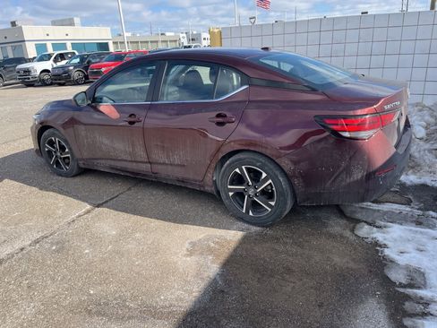 Used 2025 Nissan Sentra SV image 9