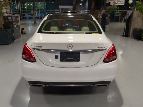 Used 2017 Mercedes-Benz C 300 4MATIC Sedan image 9